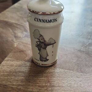 Hummel Cream and Gold Spice Jar - Cinnamon
